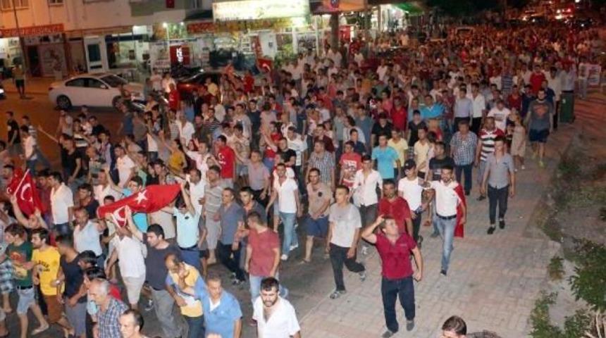 Alanya&rsquo;Da Ter&ouml;re Tepki Y&uuml;r&uuml;y&uuml;ş&uuml; 'bizi Tekrar Askere Alın' &Ccedil;ağrısı