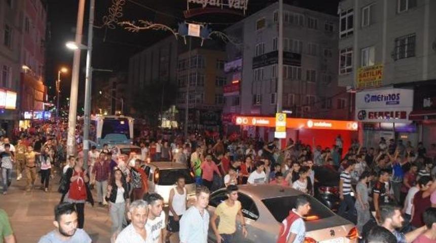Bağcılar Ve Zeytinburnu'nda Dağlıca Saldırısı Protesto Edildi
