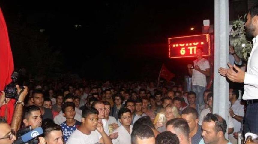 &Ccedil;anakkaleli Şehidin Evinde B&uuml;y&uuml;k Acı