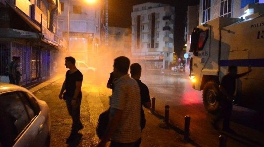 Polis Antalya&rsquo;da Hdp Binası &Ouml;n&uuml;ndeki Gruba M&uuml;dahale Etti