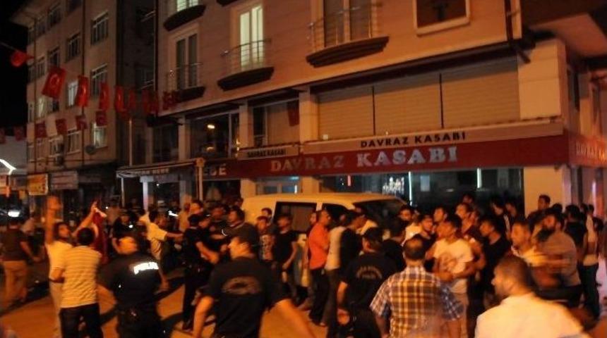 Isparta&rsquo;da Hdp İl Binasındaki Eylemde Yangın &Ccedil;ıktı