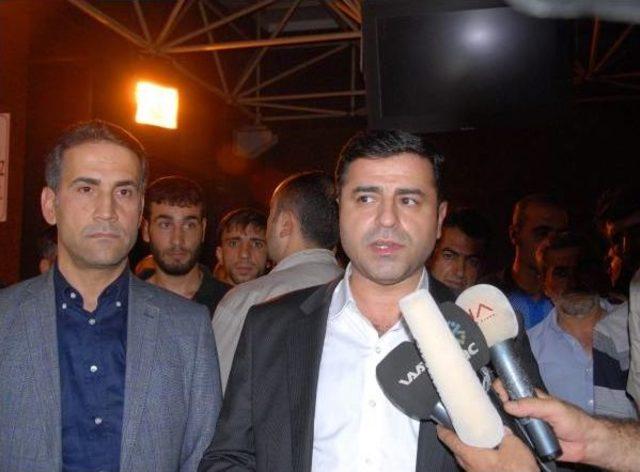 Demirtaş: Şehit Olmak Isteyen Eski Enerji Bakanı Dağlıca'da Bir Gece Nöbet Tutsun