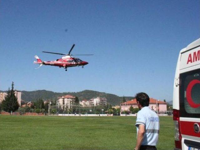 Havuza Düşen Çocuğa Ambulans Helikopterle Sevk