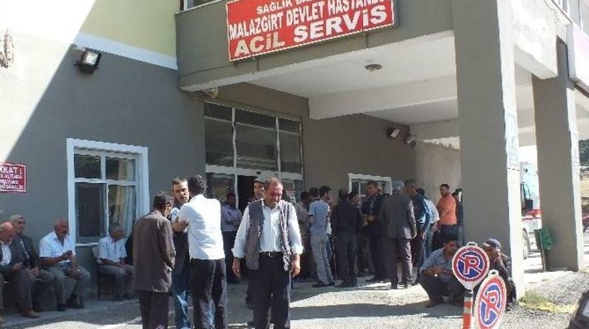 Malazgirt&rsquo;te Trakt&ouml;r Devrildi 1 &Ouml;l&uuml; Bir Yaralı