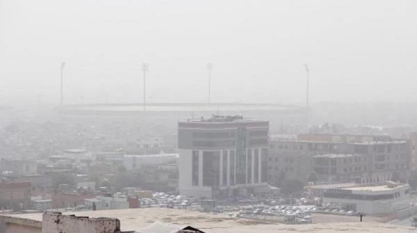 Şanlıurfa&rsquo;Da Toz Bulutu Hayatı Olumsuz Etkiledi