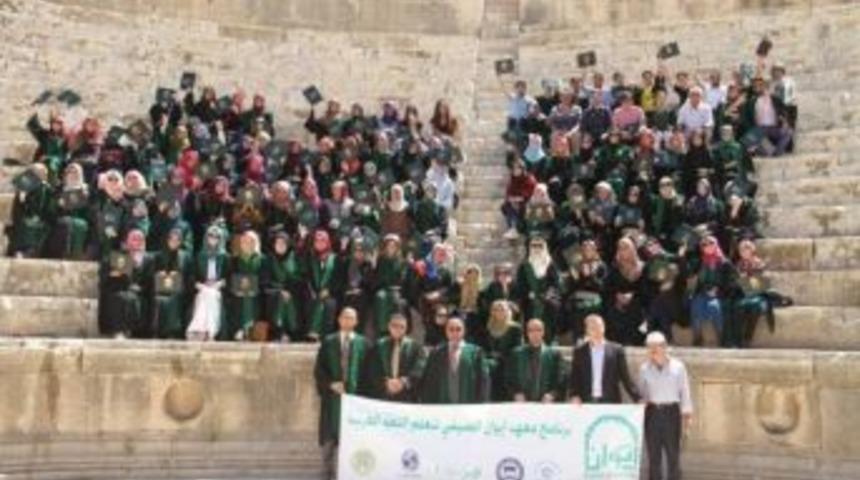 İlahiyat &Ouml;ğrencileri &Uuml;rd&uuml;n&rsquo;den D&ouml;nd&uuml;