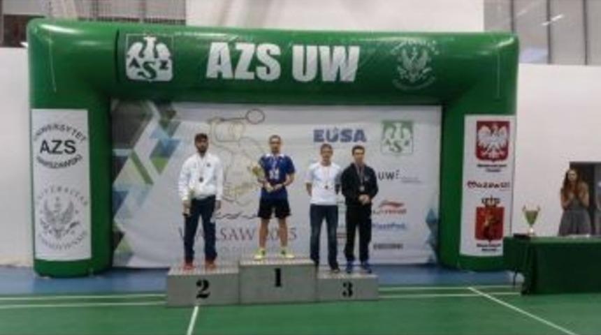 &Uuml;niversiteli Badmintoncular Başarıya Doymuyor