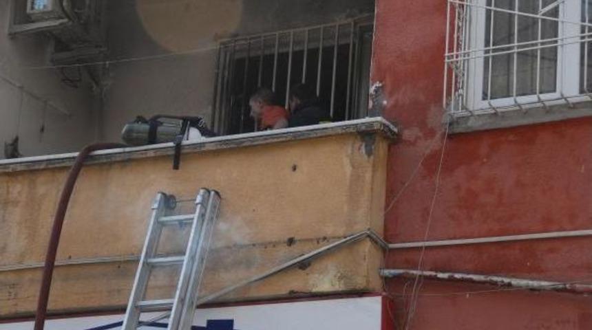 Diyarbakır'da Korkutan Yangın: 3 Kişi Dumandan Etkilendi