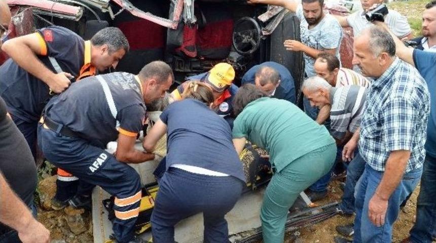 Takla Atan Otomobilde Can Pazarı: 1&rsquo;i Ağır 3 Yaralı