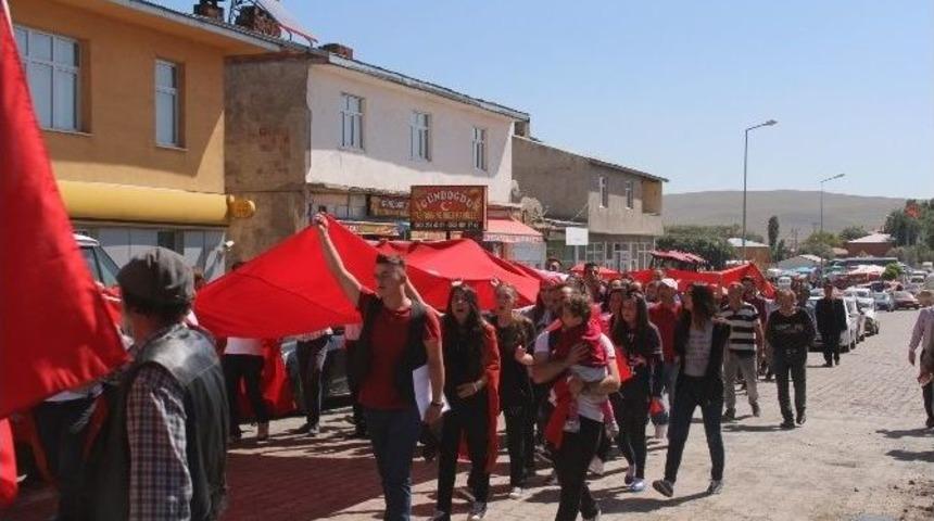 &Ccedil;ıldır Şehitler İ&ccedil;in Y&uuml;r&uuml;d&uuml;