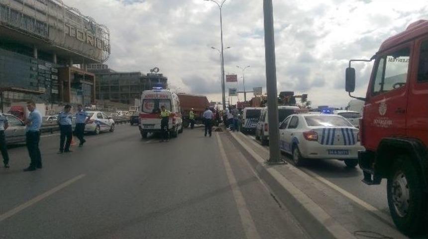 Kendi Kullandığı Kamyonetin Altında Kaldı