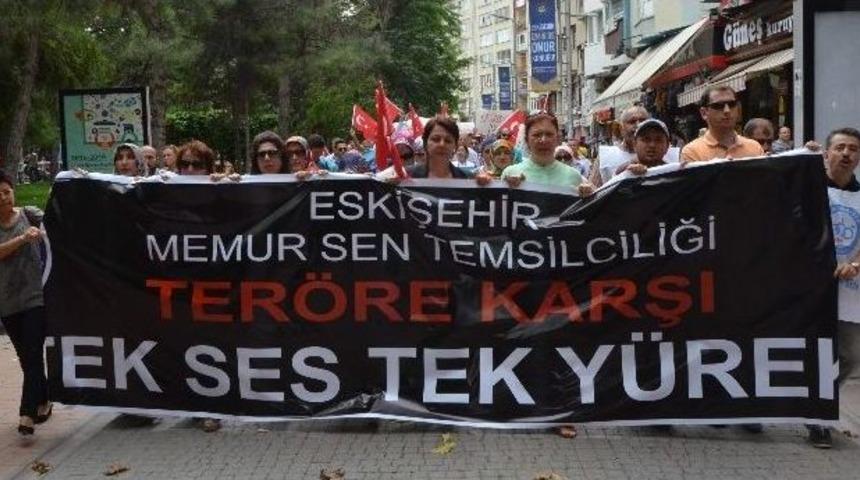 Eskişehir&rsquo;deki Sendika &Uuml;yeleri De Ter&ouml;re Karşı Y&uuml;r&uuml;d&uuml;