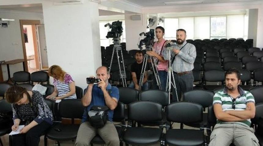 Ak Parti Afyonkarahisar İl Başkanlığı Haftalık Olağan Basın Toplantısı Yapıldı