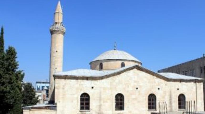 Adıyaman&rsquo;da Ki Camilerde Şehitleri İ&ccedil;in Sela Okundu