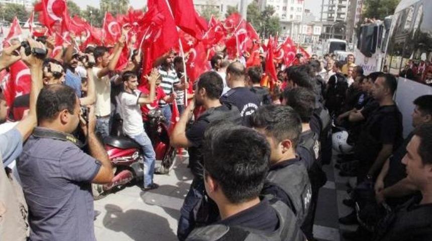 Şanlıurfa'da Şehitler I&ccedil;in Y&uuml;r&uuml;y&uuml;ş