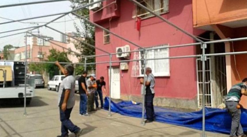 Iğdır'da Şehit Olan 2 Polisin Adana'daki Baba Evlerine Ateş D&uuml;şt&uuml;