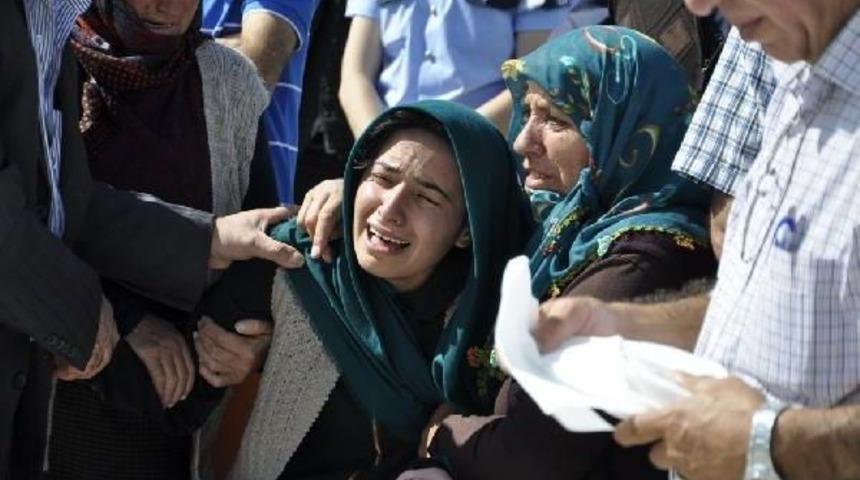 Ardahanlı Şehit Uzman &Ccedil;avuş'un Babası, Vali'yi Ağlattı (2)