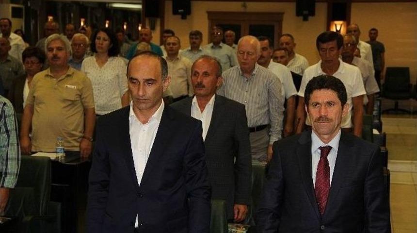 B&uuml;y&uuml;kşehir Belediye Meclisi Şehitler İ&ccedil;in Saygı Duruşunda Bulundu