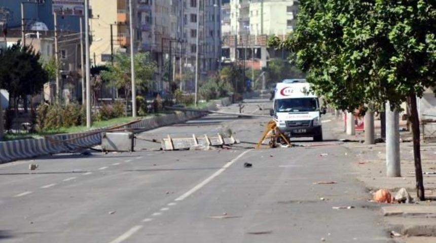 Cizre'de Sokağa &Ccedil;ıkma Yasağı Ve Operasyonlar S&uuml;r&uuml;yor; 8 Polis Ve 3 &Ccedil;ocuk Yaralı (2)