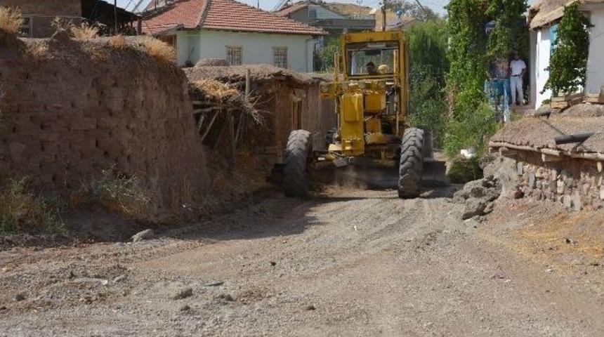 Erenli Mahallesi&rsquo;nin Yolları Yapılıyor