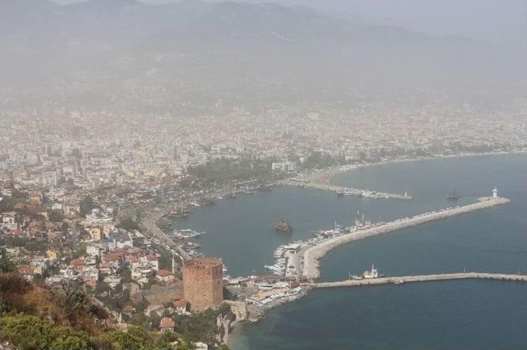 Toz Bulutları Alanya&rsquo;yı Kapladı