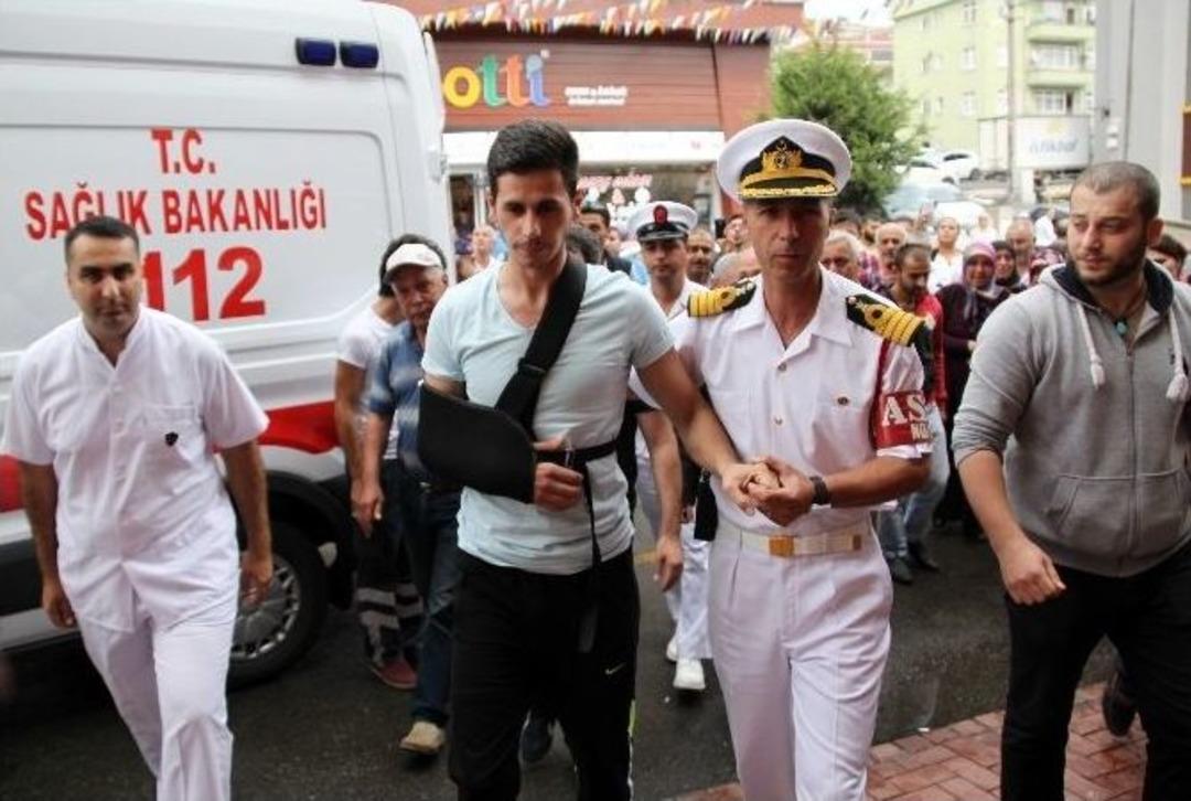 Şırnak&rsquo;taki &Ccedil;atışmada Yaralanan Gazi Evine Getirildi