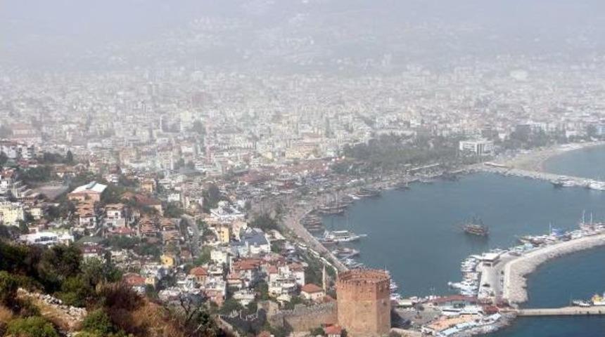 Toz Bulutu Alanya'da Hayatı Olumsuz Etkiledi