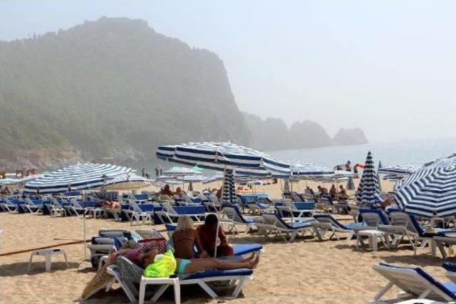 Toz Bulutu Alanya'da Hayatı Olumsuz Etkiledi