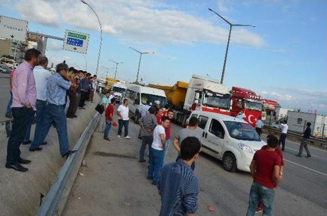 Kamyoncular, D-100 Karayolunda Terörü Protesto Etti