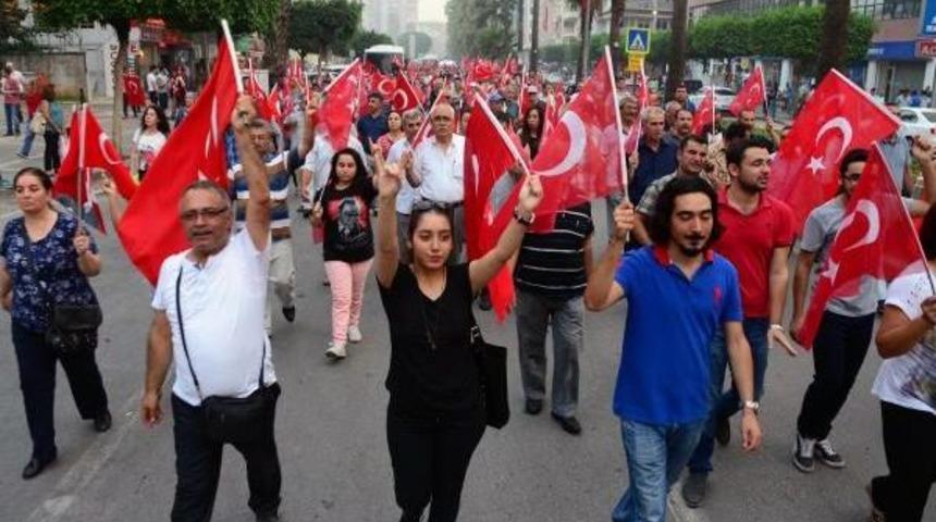 Adana'da 3 Bin Kişilik Ter&ouml;r Protestosu