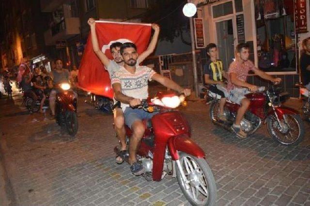 Çineliler, Terörü Yürüyerek Protesto Eti