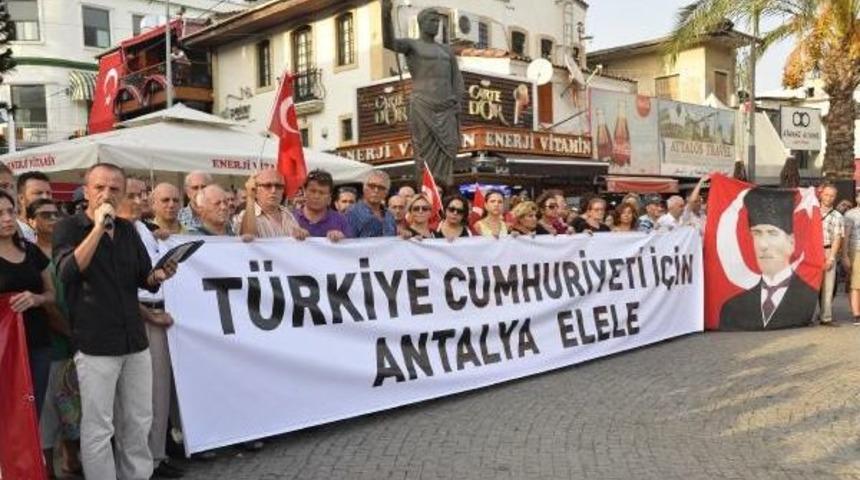 Antalya'da Ter&ouml;re Tepki Eylemleri