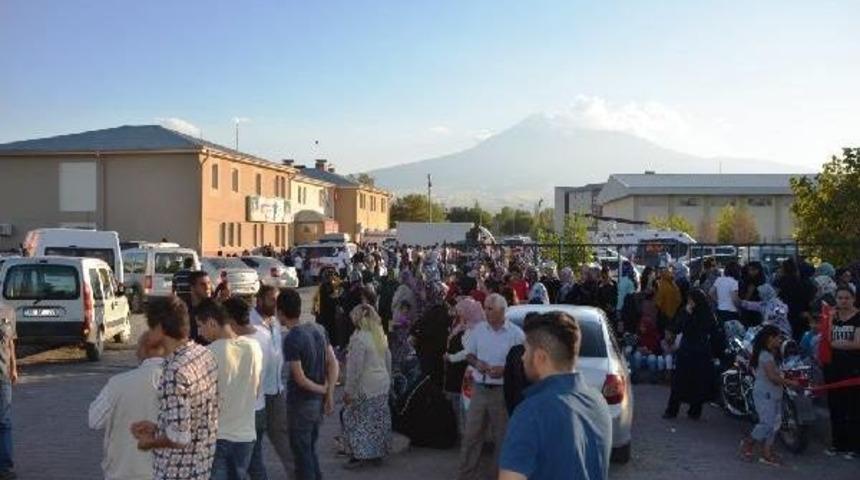 Iğdır'da Polis Konvoyuna 1 Tonluk Patlayıcı Ile Hain Tuzak: 13 Şehit, 1 Yaralı (5)