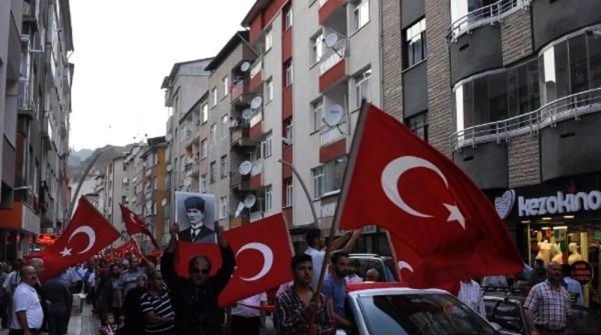 G&uuml;m&uuml;şhane&rsquo;De Ter&ouml;r Olaylarına Tepki Eylemi