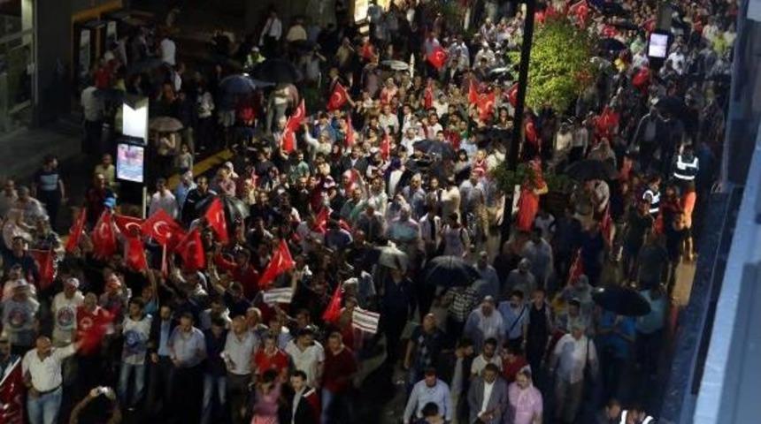 Samsun'da Ter&ouml;re Tepki Y&uuml;r&uuml;y&uuml;ş&uuml;