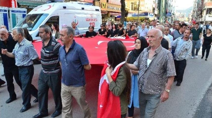 İki Parti Arasında Ter&ouml;r İ&ccedil;in Y&uuml;r&uuml;y&uuml;ş Tartışması