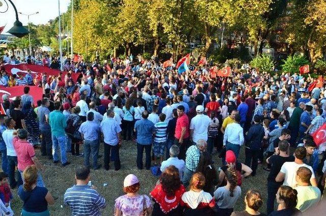 İki Parti Arasında Terör İçin Yürüyüş Tartışması