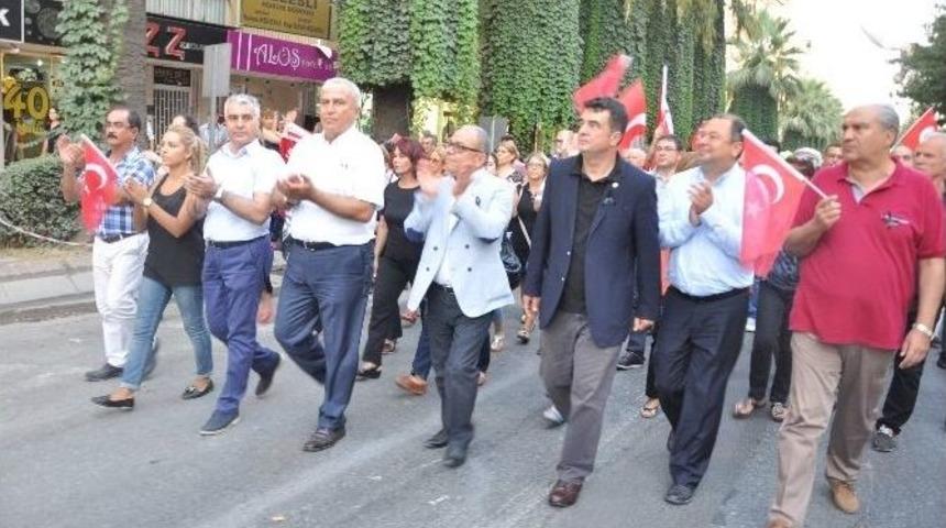 Aydınlılar Şehitler İ&ccedil;in Y&uuml;r&uuml;d&uuml;