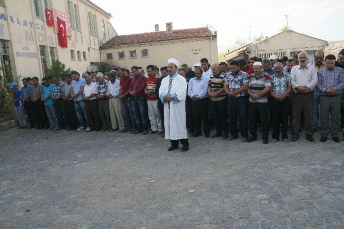 Yozgat&rsquo;ta Şehitler İ&ccedil;in Gıyabi Cenaze Namazı Kılındı