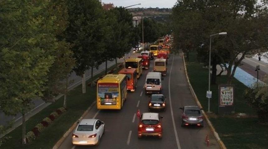 Tekirdağlı 150 Minib&uuml;s&ccedil;&uuml; Şehitler İ&ccedil;in Konvoy Oluşturdu