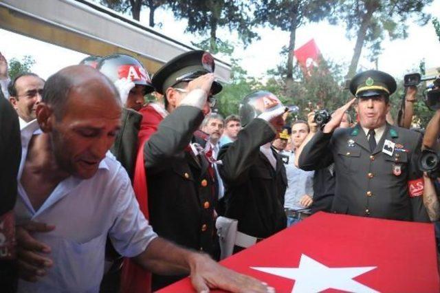 Turgutlu Şehidini G&ouml;zyaşlarıyla Son Yolculuğuna Uğurladı 3