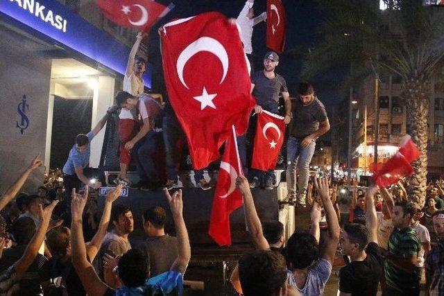 Antalya’da Terör Protestosuna Polis Müdahale Etti