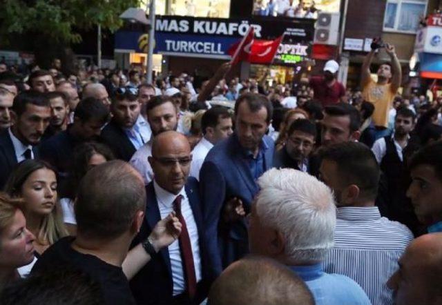 İzmit'te Teröre Lanet Yürüyüşünde Gerginlik