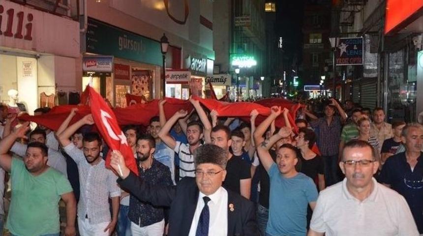 &Uuml;nye&rsquo;den Ter&ouml;re Tepki Yağdı