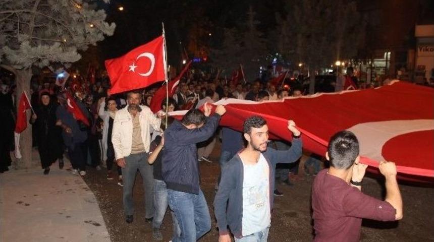 Bayburt Şehitler İ&ccedil;in Y&uuml;r&uuml;d&uuml;