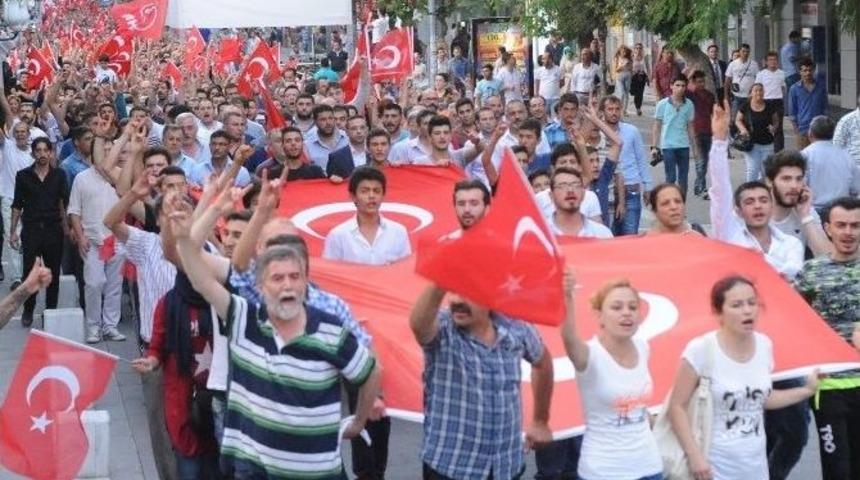 Uşak&rsquo;ta Protestolar Bug&uuml;n De S&uuml;rd&uuml;