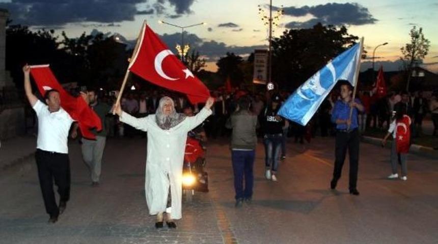 Erzurumlular &lsquo;Şehitler &Ouml;lmez, Vatan B&ouml;l&uuml;nmez&rsquo; Diyerek Y&uuml;r&uuml;d&uuml;ler