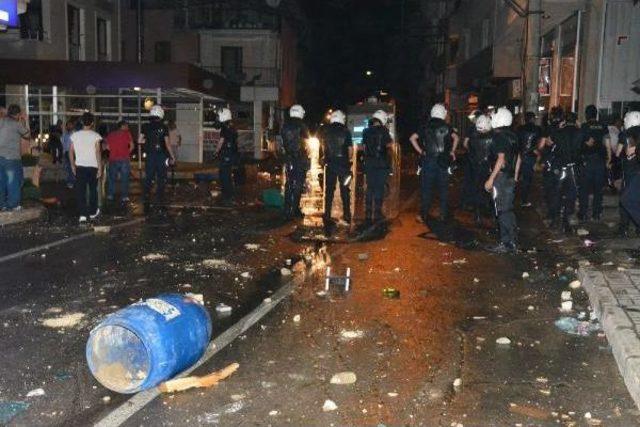 Bursa'da Karşıt Görüşlü Grupların Kavgasına Polis Müdahale Etti