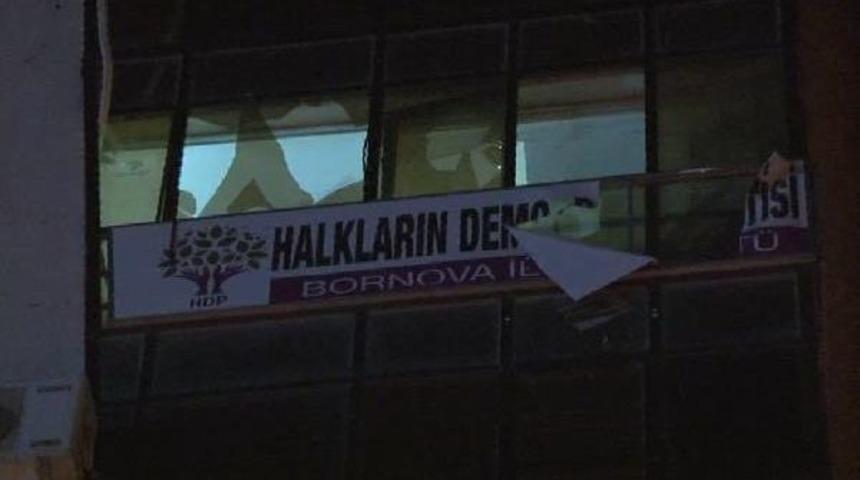 &Uuml;&ccedil; Il&ccedil;ede Hdp Teşkilatına Saldırı (2)