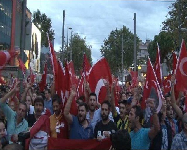 Kadık&ouml;y de Taraftarlardan  ter&ouml;re Hayır  Y&uuml;r&uuml;y&uuml;ş&uuml; 1
